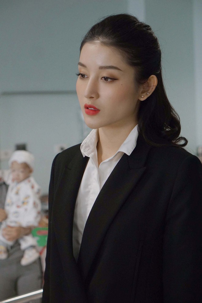 Bị dị ứng nặng, Á hậu Huyền My phải tiêm thuốc để cầm cự tạm thời những ngày giáp Tết - Ảnh 2. Bị dị ứng nặng, Á hậu Huyền My phải tiêm thuốc để cầm cự tạm thời những ngày giáp Tết - Ảnh 2.