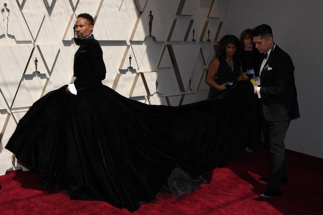 Nhân vật ăn mặc chặt chém nhất thảm đỏ Oscar 2019 không phải người đẹp mà lại là nam nhân này - Ảnh 3. Nhân vật ăn mặc chặt chém nhất thảm đỏ Oscar 2019 không phải người đẹp mà lại là nam nhân này - Ảnh 3.