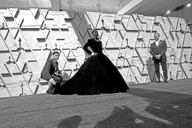 Nhân vật ăn mặc chặt chém nhất thảm đỏ Oscar 2019 không phải người đẹp mà lại là nam nhân này - Ảnh 4. Nhân vật ăn mặc chặt chém nhất thảm đỏ Oscar 2019 không phải người đẹp mà lại là nam nhân này - Ảnh 4.