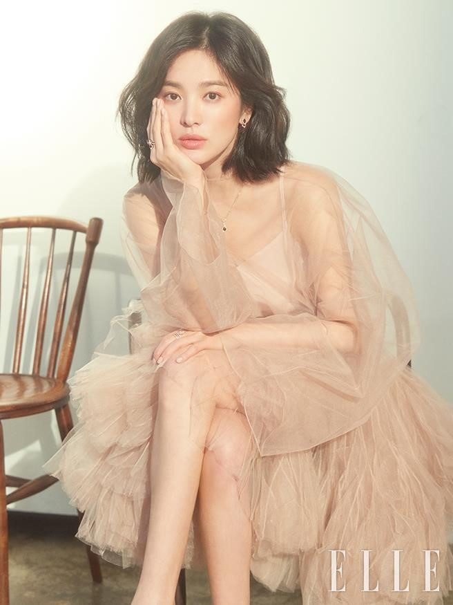 Song Hye Kyo khoe nhan sac o tuoi U40 giua vu ly hon on ao hinh anh 8