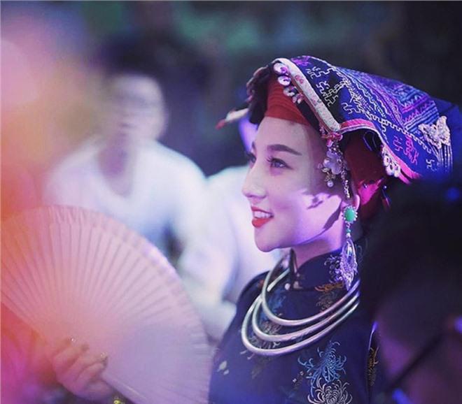cuoc song nhu mo ben chong con cua hot girl hau dong noi tieng ha thanh tung "gay sot" mxh - 1