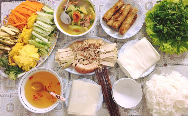 Tối nay ăn gì: 30 thực đơn giúp bạn khỏi đau đầu nghĩ hôm nay ăn gì